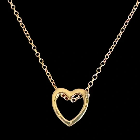 🆕 Gold Necklace Elegance Redefined Hrt - Picture 1 of 3